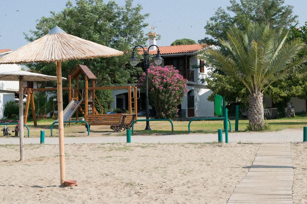 Mikiverna Houses By Miltiadis Kalyves Polygyrou Екстер'єр фото